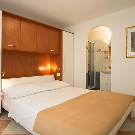 Pensión Snjezana Trogir